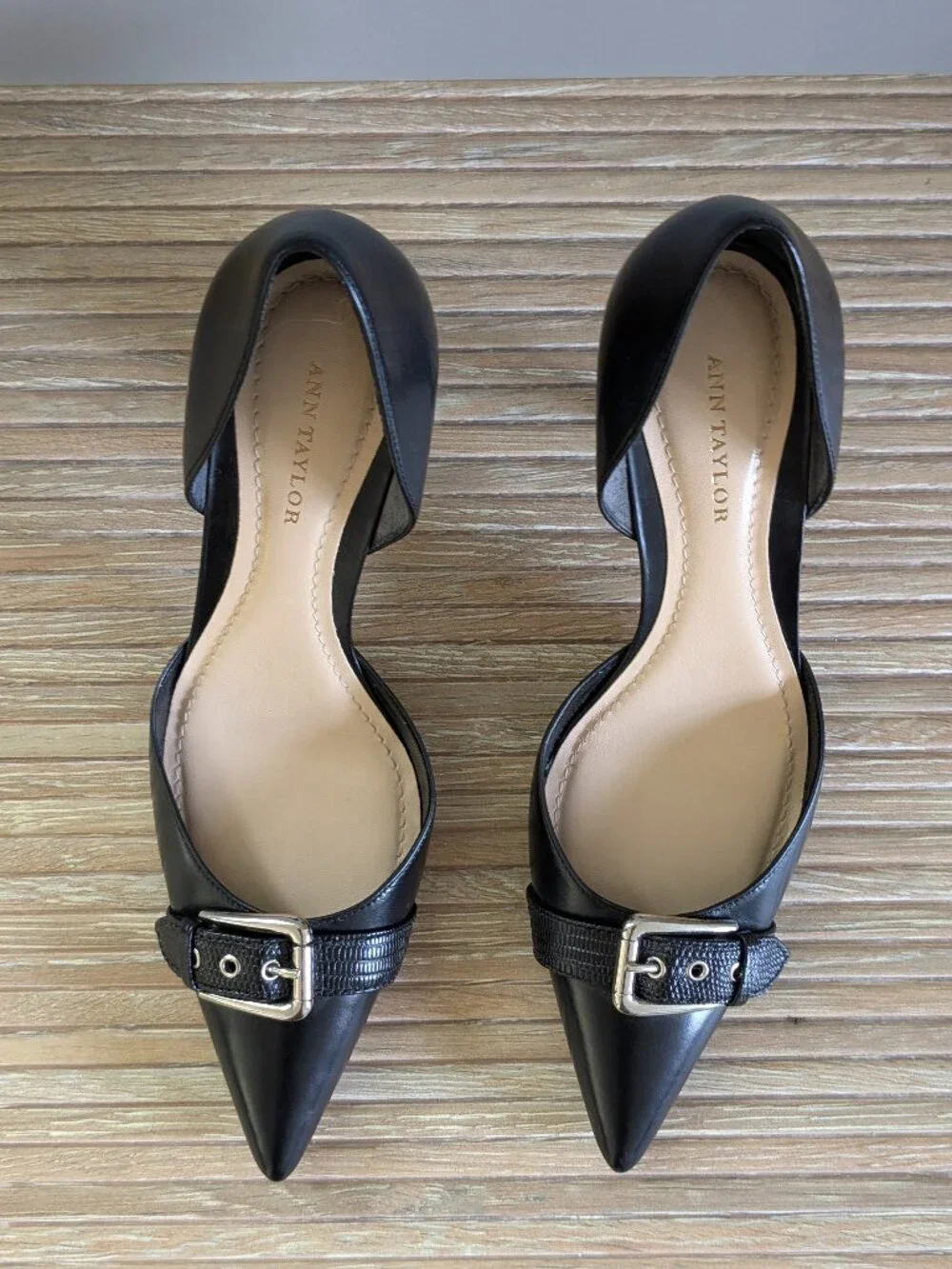 NWOB Ann Taylor Leather pointed-toe Pumps Black 6.5
